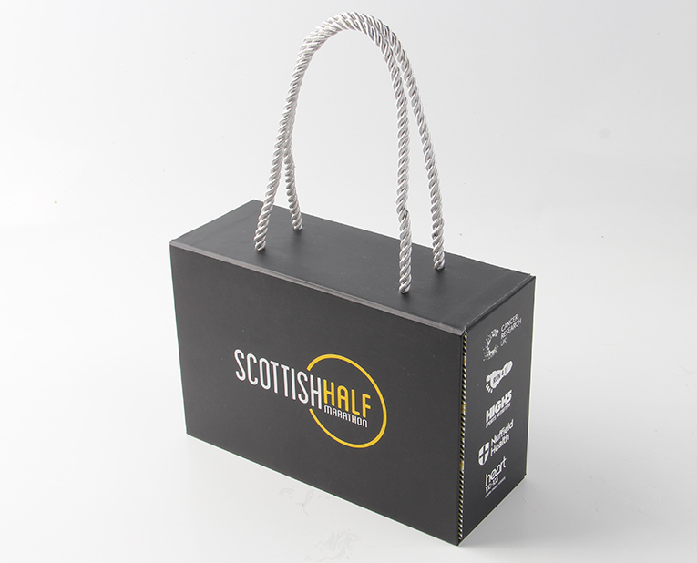 Luxury Black Rigid Paper Box with Handle 